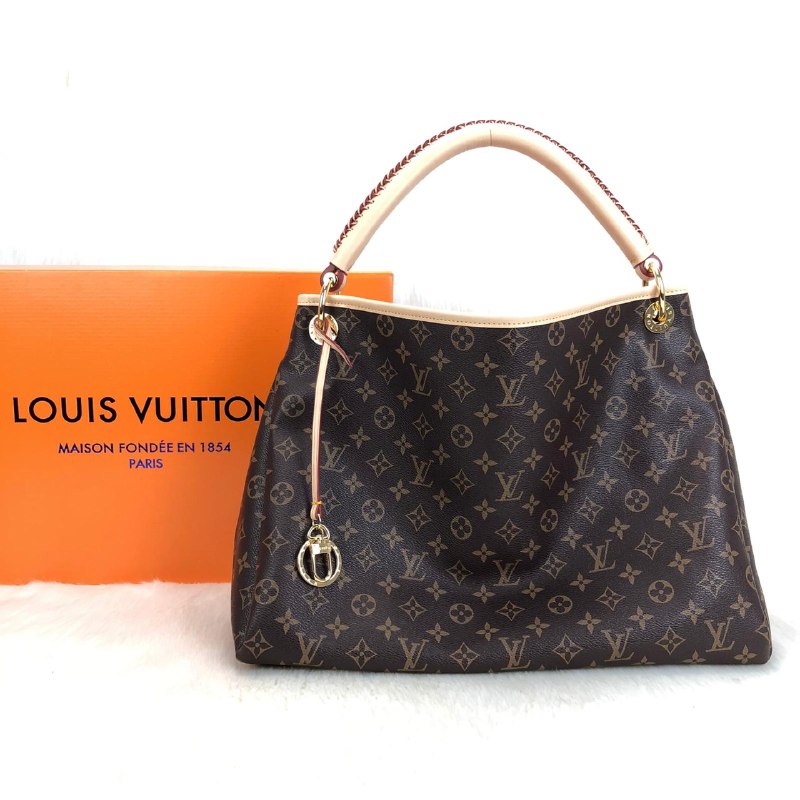 Louis Vuitton Artsy MM 
